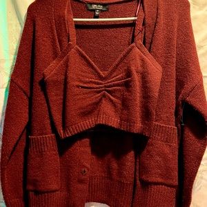 Witty fox XS, two-piece burgundy, matching sweater with crop top.